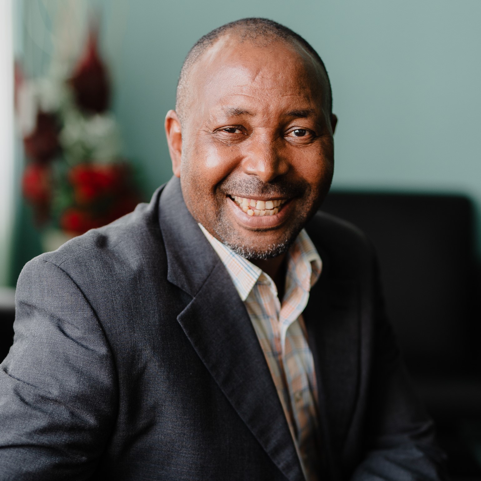 Dr Nwanesi Peter Karubi